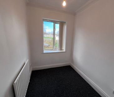 Cecil Road, Gowerton, Swansea, SA4 3DN - Photo 2