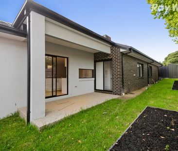 Stylish, Low-Maintenance Home in a Prime Ferntree Gully Location - Photo 3