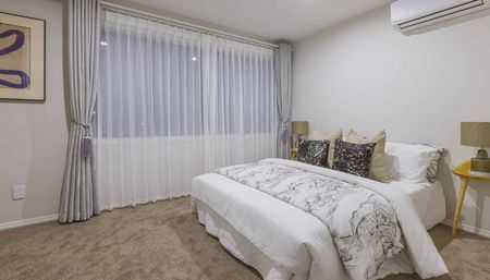 Mt Wellington Modern Home - Long term rental home - Photo 3