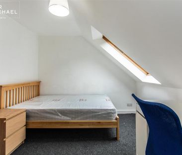 6 bedroom semi-detached house to rent - Photo 5