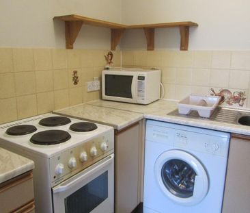 1 bedroom flat to rent - Photo 4