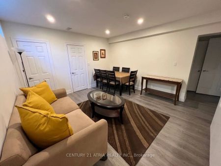 Detached Home For Lease | C9236157 - Photo 4