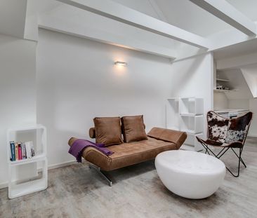 Gorgeous, modern attic apartment - Photo 5