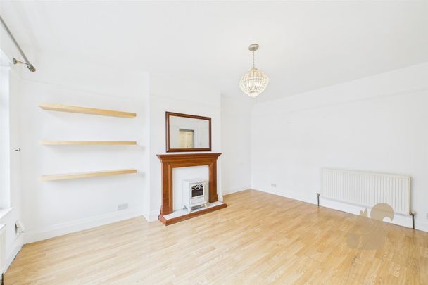 Shrublands Close, Chelmsford - Photo 1