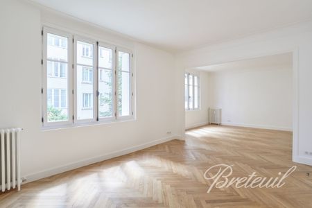Appartement à louer à Paris 8Ème - Photo 3