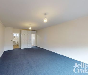 Spacious Studio Delight - Photo 3