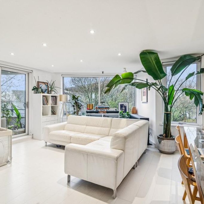 3 bedroom flat to rent - Photo 1