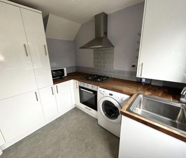 3 bedroom terraced house to rent - Photo 6