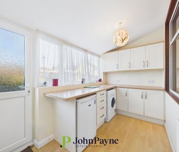 2 bedroom semi-detached house to rent - Photo 3