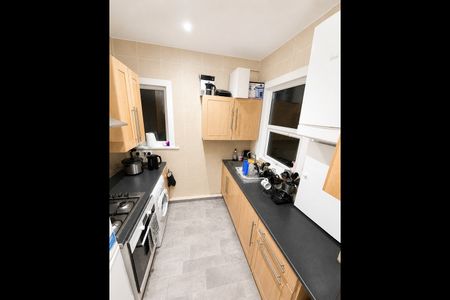 Room in a Shared Flat, Long Lane, N3 - Photo 4