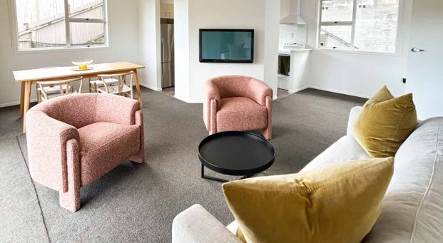 THREE BEDROOMS IN WESTOWN - Photo 1