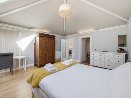 3 bedroom apartment to rent - Photo 5