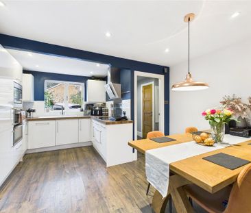 3 bedroom semi-detached house to rent - Photo 4
