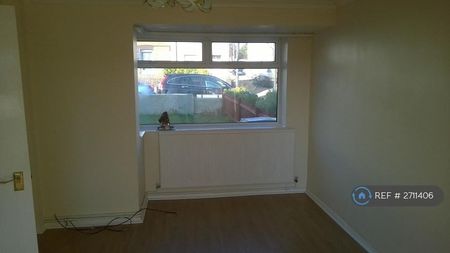 3 bedroom terraced house to rent - Photo 4