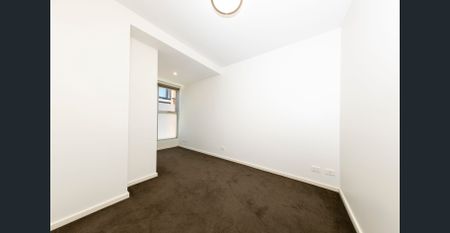 Spacious 2 bedroom North facing apartment - Photo 3
