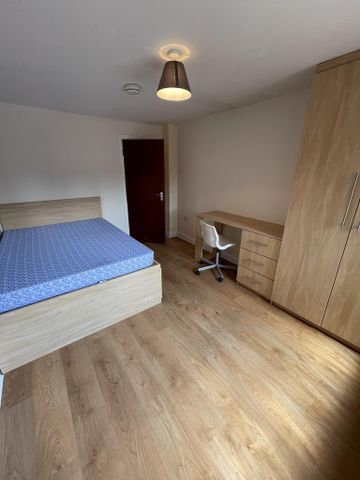 5 bedroom semi-detached house to rent - Photo 5