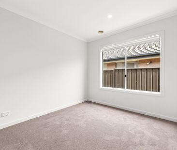 Charming Family Home in a Thriving Location - Photo 5