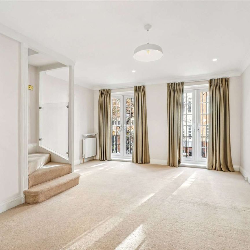 A lovely unfurnished house near to Holland Park - Photo 1