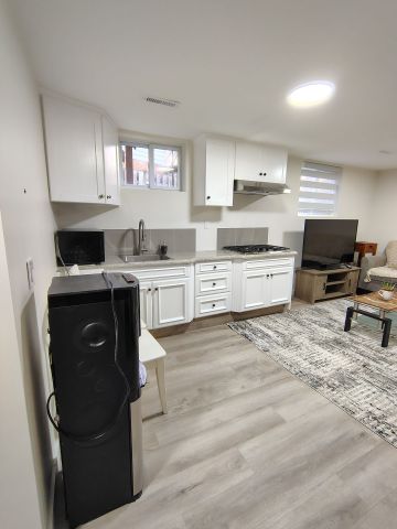 For Lease - 70 Orsett Street, Oakville, Ontario - Photo 2