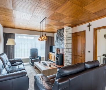 Woning met 4 slaapkamers in een rustige buurt. - Photo 1