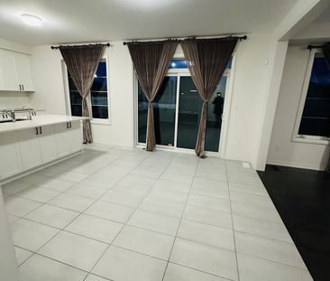 For Lease - 5 Bluebird Boulevard, Adjala-Tosorontio, Ontario - Photo 1