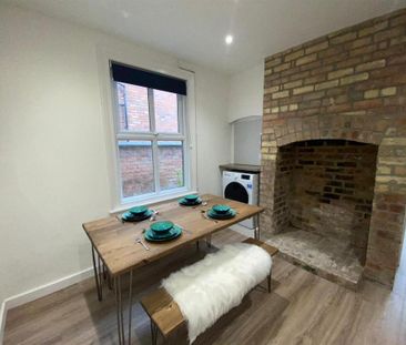 1 bedroom in a house share to rent - Photo 2