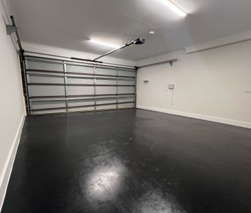 4-Bedroom Townhouse in Convenient Location - Photo 1