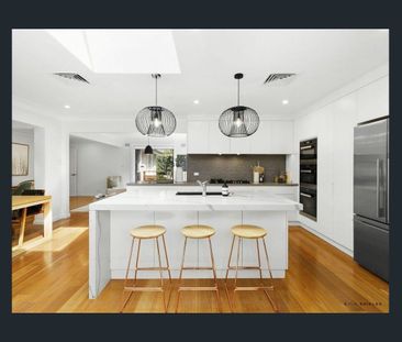 Spacious Family Home in Quiet Cul-de-Sac with Entertainer’s Appeal - Photo 6