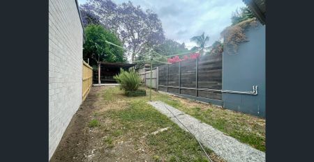 Unbeatable Inner-City Location - Photo 2