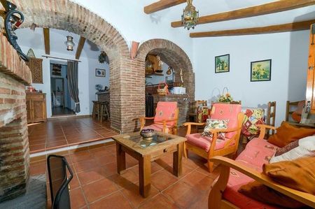 3 Bedroom Cortijo in Frigiliana Countryside For Winter Rental - Photo 3