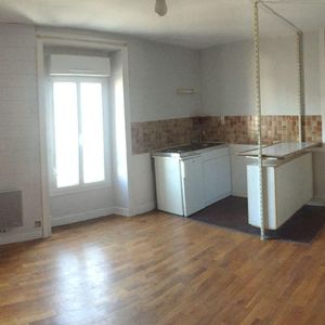 RENNES, studio de 24m², situé au 2eme étage du bâtiment, comprenant: entrée, pièce de vie avec ... - Photo 2