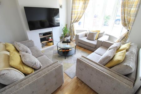 3 bedroom semi-detached house to rent - Photo 3