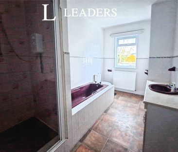 2 bedroom house to rent St. Marys Road, Southend-on-Sea, SS2 - Photo 6