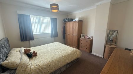 Manor Road, Rotherham, Brinsworth - Photo 4