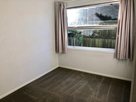 Modern & tidy 3 bedroom - Photo 4