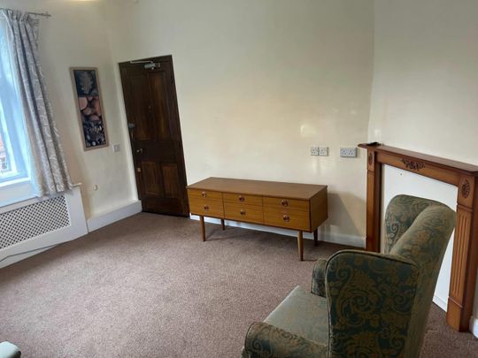 2 bedroom Flat To Let - Photo 1