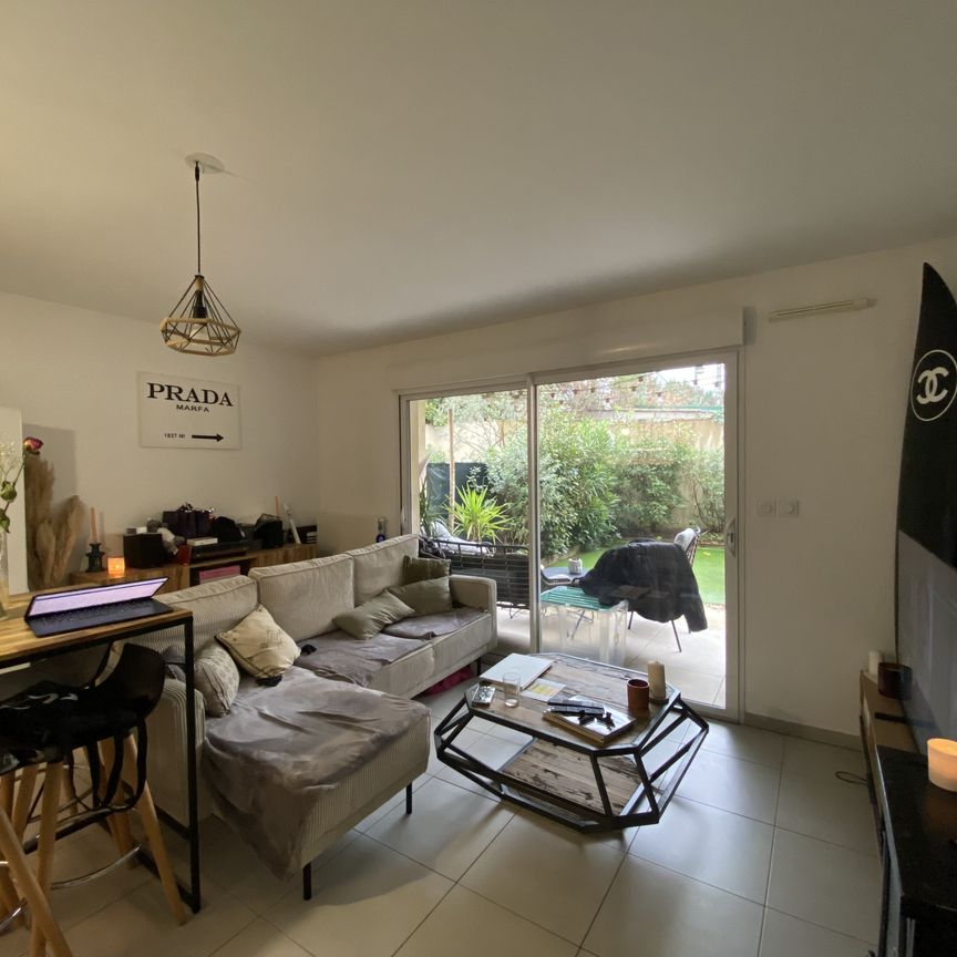 Location Appartement 2 pièces 38m² SANARY SUR MER 83110 - Photo 1