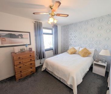 27 Carrickmannin Gardens, Bangor, BT19 1SX - Photo 6