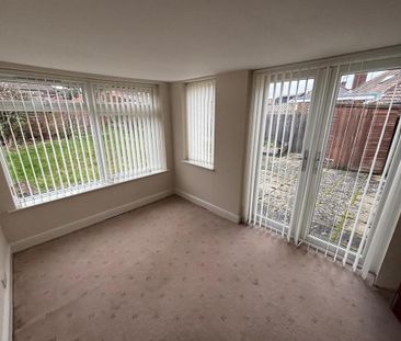 3 bedroom semi-detached bungalow to rent - Photo 1