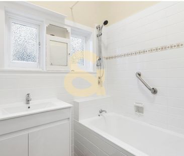 Character Bungalow with Huge Yard, Perfect Maroubra Location - Photo 1