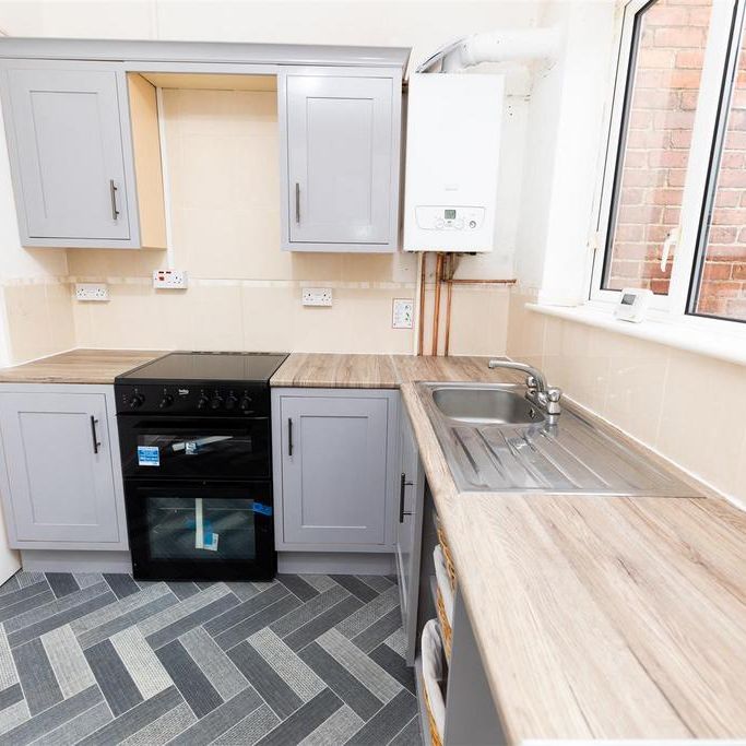 2 bedroom terraced house to rent - Photo 1