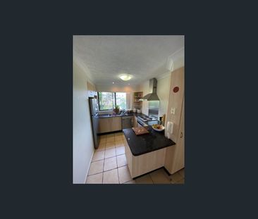 Secure, very well maintained 2 bedroom 2 bathroom apartment close t... - Photo 4