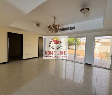 Spacious 5-Bedroom Villa for Rent - Photo 3