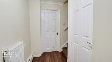 3 bedroom detached house to rent - Photo 4
