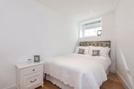 2 bedroom end of terrace house to rent - Photo 3