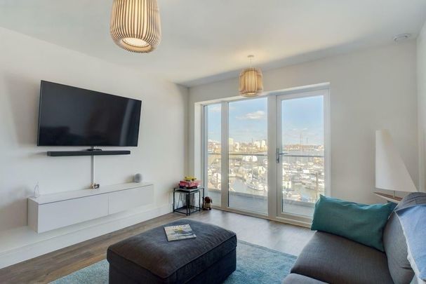 2 Bed Flat, Thomas Blake Avenue, SO14 - Photo 1