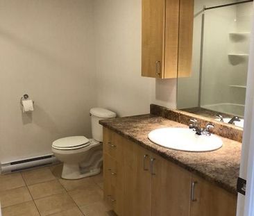 Beau et grand 4.5 de 1 200 p.c. pour 55 ans et plus - Photo 4