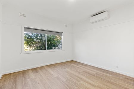 Charming Home with Comfort & Convenience - Photo 4