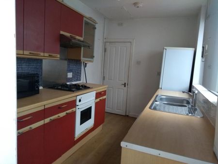 3 bedroom terraced house to rent - Photo 4