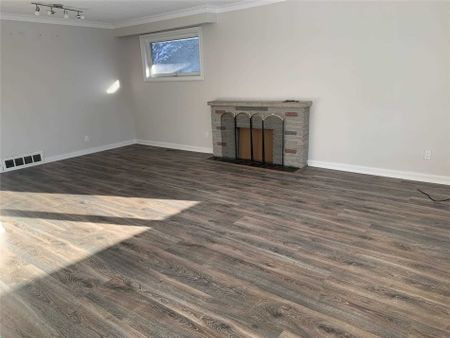 For Lease - 154 Northwood Drive, Toronto, Ontario - Photo 3